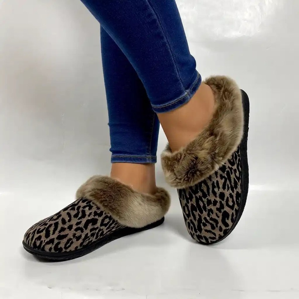 Isotoner Classic womens Comfort clog memory foam Slippers Sm‎ 6.5-7 NIB